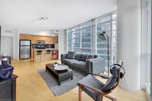 2808 - 65 Bremner Blvd, Condo with 2 bedrooms, 2 bathrooms and 1 parking in Toronto ON | Image 12