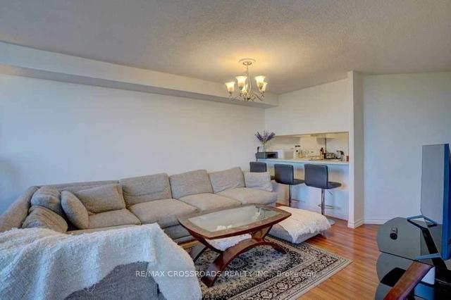 2010 - 236 Albion Rd, Condo with 3 bedrooms, 2 bathrooms and 1 parking in Toronto ON | Image 5