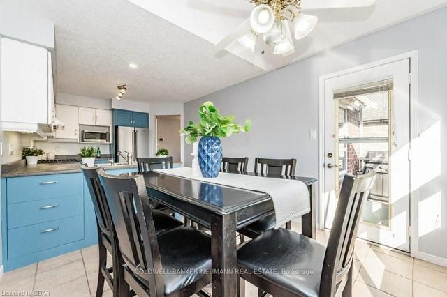 71 Waxwing Cres, House detached with 3 bedrooms, 3 bathrooms and 3 parking in Guelph ON | Image 24