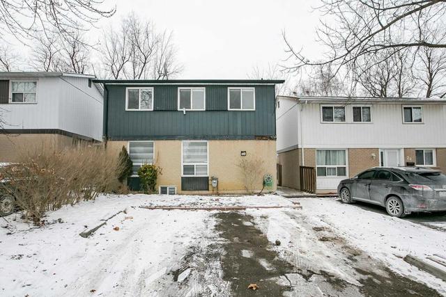 23 Garrison Sq, House detached with 3 bedrooms, 2 bathrooms and 2 parking in Brampton ON | Image 1