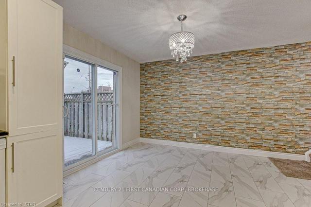 35 - 55 Ashley Cres, Townhouse with 3 bedrooms, 2 bathrooms and 2 parking in London ON | Image 5