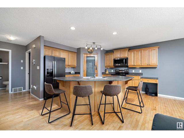9404 106 Av, House detached with 3 bedrooms, 2 bathrooms and null parking in Morinville AB | Image 7