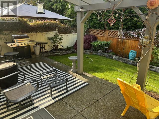 4030 Willowbrook Pl, House detached with 2 bedrooms, 2 bathrooms and 2 parking in Saanich BC | Image 32