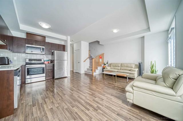 18 Antigonish St, House attached with 2 bedrooms, 2 bathrooms and 2 parking in Vaughan ON | Image 24