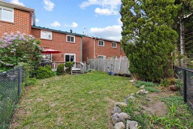 46 Whitehaven Dr, House attached with 3 bedrooms, 3 bathrooms and 2 parking in Brampton ON | Image 14