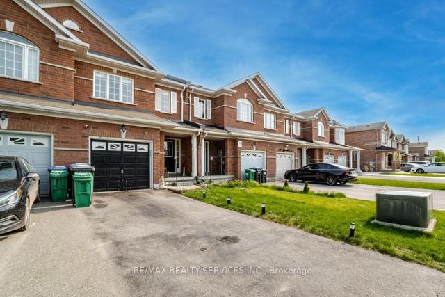 97 Spicebush Terr, House attached with 3 bedrooms, 3 bathrooms and 3 parking in Brampton ON | Image 12