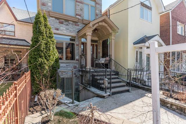 329 Lippincott St, House detached with 4 bedrooms, 4 bathrooms and 2 parking in Toronto ON | Image 12