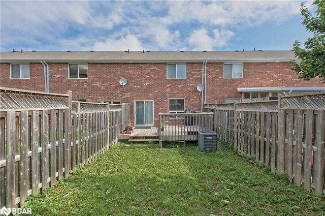 245 Stanley St, House attached with 3 bedrooms, 3 bathrooms and 3 parking in Barrie ON | Image 35