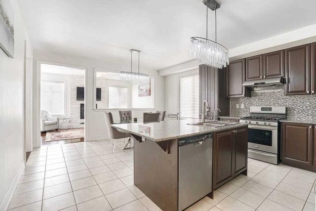 138 Beaconsfield Dr, House detached with 4 bedrooms, 5 bathrooms and 6 parking in Vaughan ON | Image 6