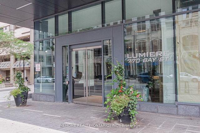 813 - 770 Bay St, Condo with 2 bedrooms, 2 bathrooms and 1 parking in Toronto ON | Image 10