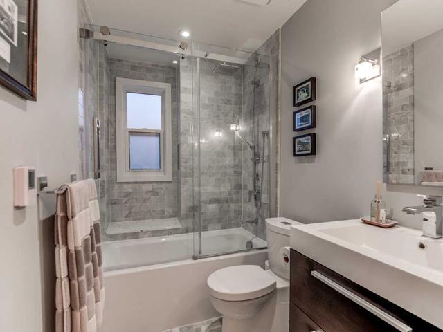 20 Aldridge Ave, House semidetached with 2 bedrooms, 2 bathrooms and 1 parking in Toronto ON | Image 2
