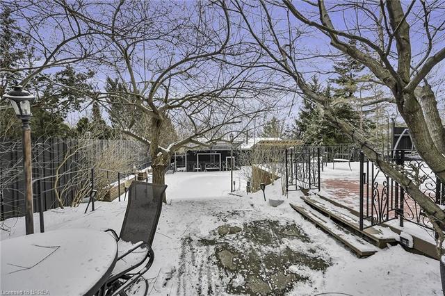205 Paris Road, House detached with 4 bedrooms, 2 bathrooms and 5 parking in Brantford ON | Image 27