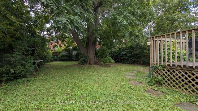 3 Cayuga Ave, House semidetached with 2 bedrooms, 1 bathrooms and 0 parking in Toronto ON | Image 6