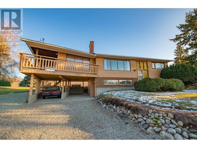 3975 Todd Road, House detached with 4 bedrooms, 2 bathrooms and 10 parking in Kelowna BC | Image 3