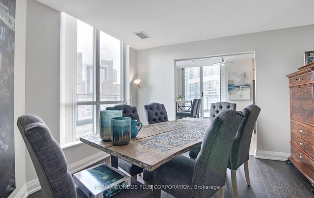 1215 - 230 Queens Quay W, Condo with 3 bedrooms, 3 bathrooms and 1 parking in Toronto ON | Image 20