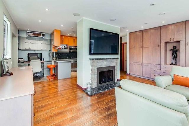 250 St Clair Ave E, House detached with 6 bedrooms, 8 bathrooms and 3 parking in Toronto ON | Image 3