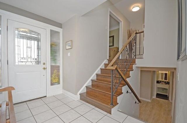 1520 Moss Glen Crt, House detached with 3 bedrooms, 2 bathrooms and 6 parking in Burlington ON | Image 30
