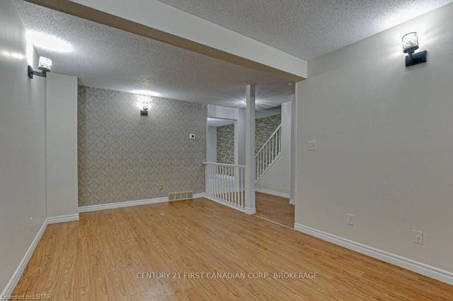 35 - 55 Ashley Cres, Townhouse with 3 bedrooms, 2 bathrooms and 2 parking in London ON | Image 28