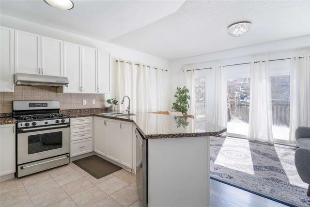 1214 Agram Dr, House attached with 4 bedrooms, 4 bathrooms and 6 parking in Oakville ON | Image 2