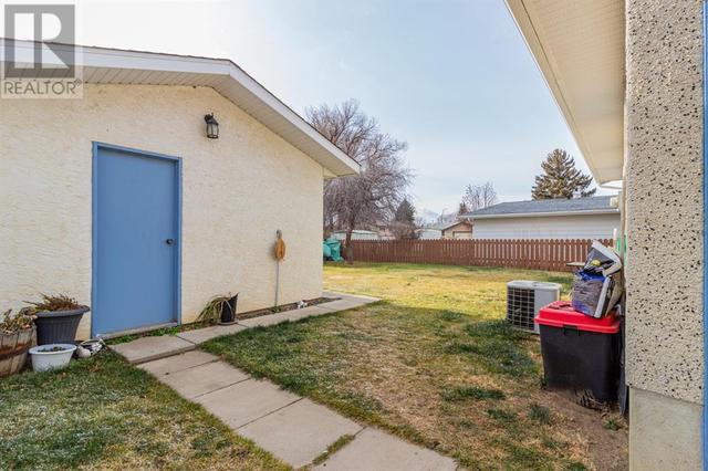 17 Crockett Way Se, House detached with 3 bedrooms, 2 bathrooms and 1 parking in Medicine Hat AB | Image 22