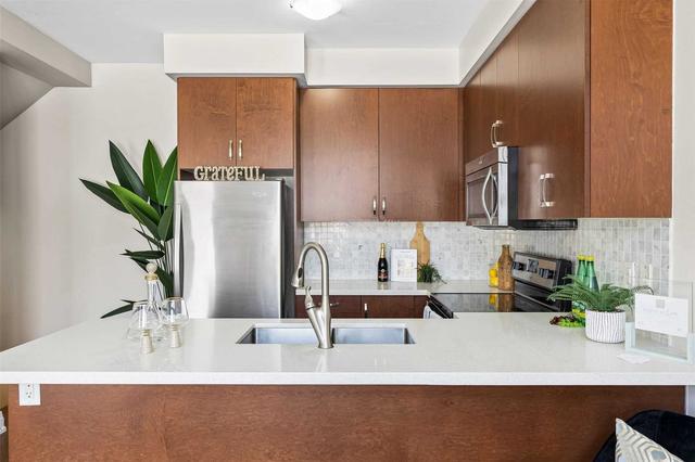 41 - 19 Eldora Ave, Townhouse with 2 bedrooms, 1 bathrooms and 1 parking in Toronto ON | Image 3