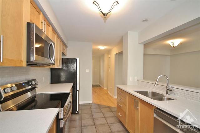 211 Idlewild Private, Townhouse with 3 bedrooms, 3 bathrooms and 2 parking in Ottawa ON | Image 12