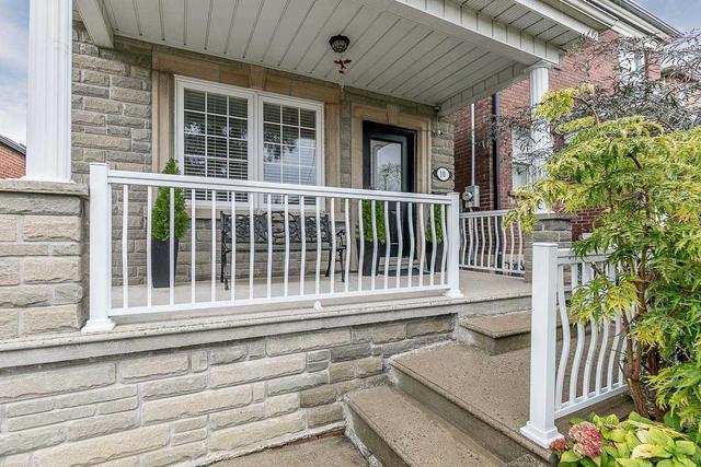 10 Eversfield Rd, House detached with 2 bedrooms, 2 bathrooms and 3 parking in Toronto ON | Image 11