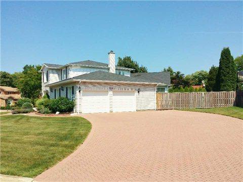 16 Macintosh Cres, House detached with 3 bedrooms, 5 bathrooms and 3 parking in St. Catharines ON | Image 2