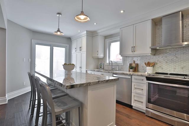 107 Purcell Cres, House detached with 4 bedrooms, 4 bathrooms and 5 parking in Vaughan ON | Image 7