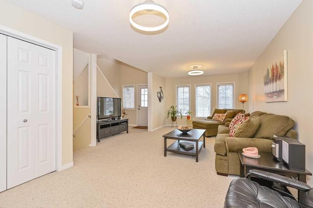 4 - 210 Dawn Ave, Townhouse with 3 bedrooms, 3 bathrooms and 1 parking in Guelph ON | Image 4