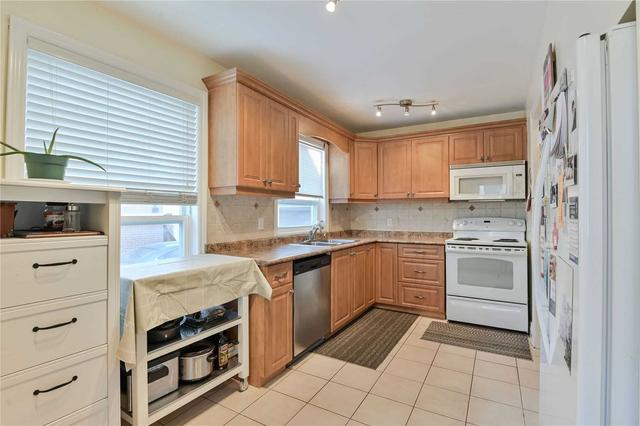 78 Mccaul St, House detached with 3 bedrooms, 2 bathrooms and 5 parking in Brampton ON | Image 28