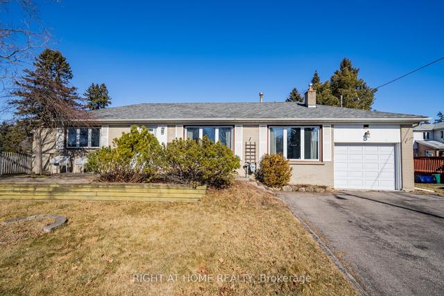 2 Brooks Rd, House detached with 3 bedrooms, 2 bathrooms and 4 parking in Ajax ON | Image 1