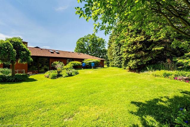 10 Oakridge Drive, House detached with 4 bedrooms, 2 bathrooms and 14 parking in Halton Hills ON | Image 33