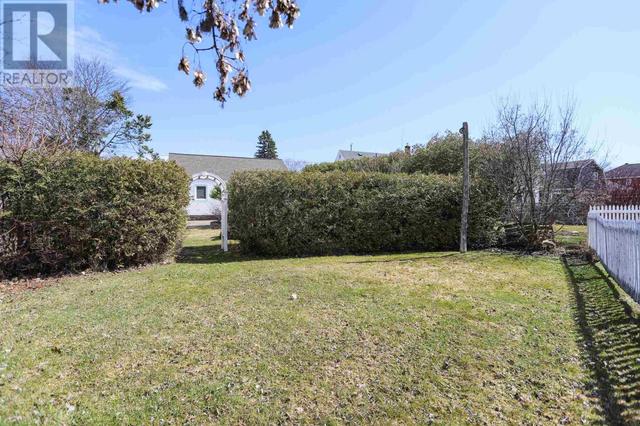183 Upton Rd, House detached with 2 bedrooms, 1 bathrooms and null parking in Sault Ste. Marie ON | Image 8