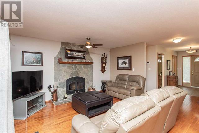 150, - 28319 Township Road 384, House detached with 4 bedrooms, 3 bathrooms and null parking in Red Deer County AB | Image 6