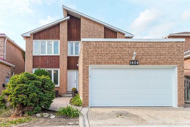 1654 Meadowfield Cres, House detached with 6 bedrooms, 4 bathrooms and 9 parking in Mississauga ON | Image 1