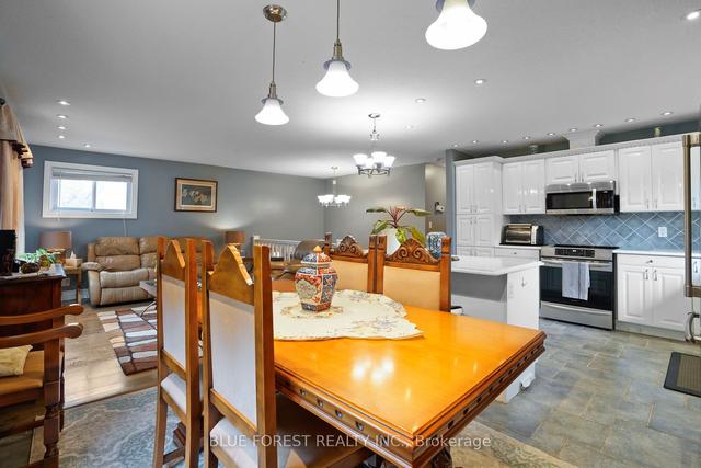 25328 Silver Clay Line, House detached with 3 bedrooms, 2 bathrooms and 6 parking in West Elgin ON | Image 5