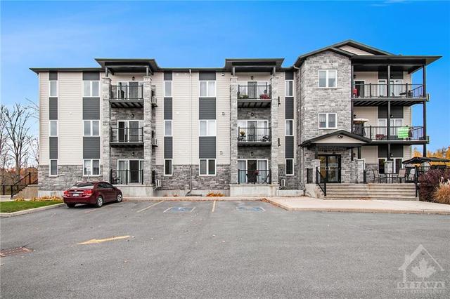106 - 48 Des Benevoles Street, Condo with 2 bedrooms, 1 bathrooms and 1 parking in The Nation ON | Image 2