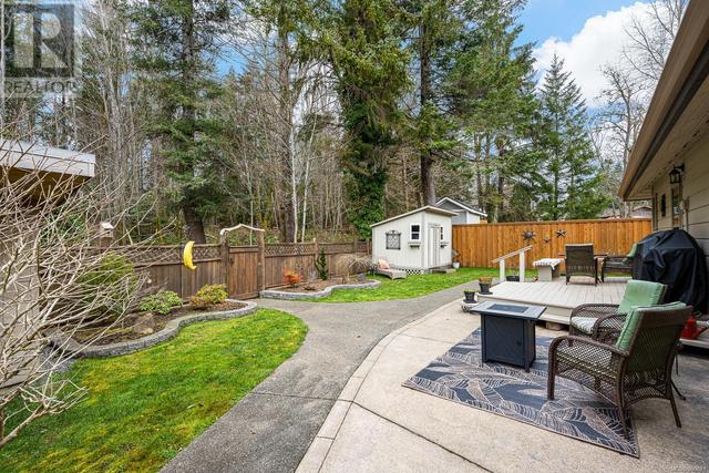 224 Spindrift Rd, House detached with 2 bedrooms, 3 bathrooms and 6 parking in Comox Valley A BC | Image 39