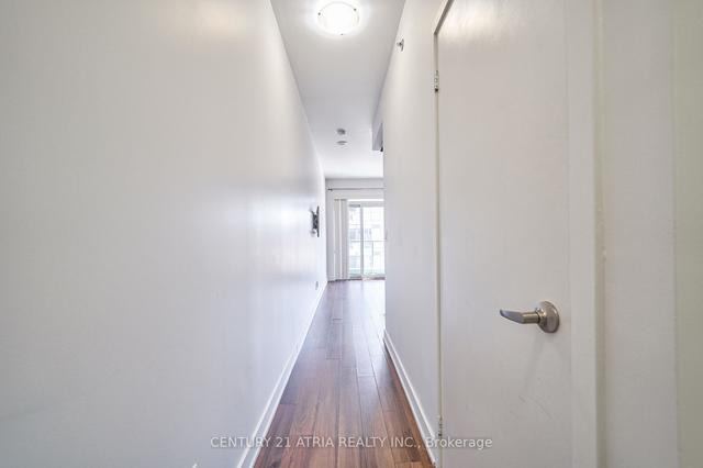 1003 - 210 Simcoe St, Condo with 1 bedrooms, 1 bathrooms and 0 parking in Toronto ON | Image 2