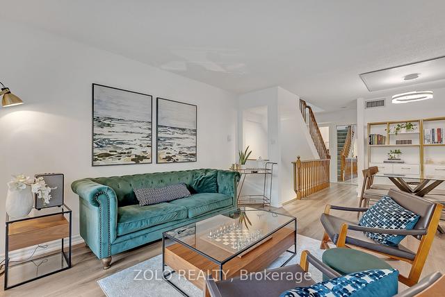 66 St Nicholas St, Townhouse with 2 bedrooms, 2 bathrooms and 1 parking in Toronto ON | Image 4