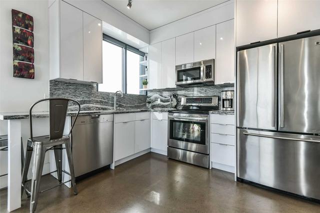 8 - 1189 Lawrence Ave W, Condo with 1 bedrooms, 1 bathrooms and 0 parking in Toronto ON | Image 1
