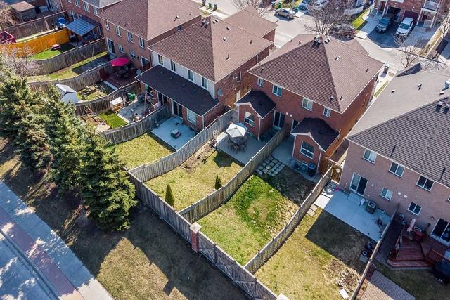 28 Secord Cres, House semidetached with 3 bedrooms, 3 bathrooms and 4 parking in Brampton ON | Image 33