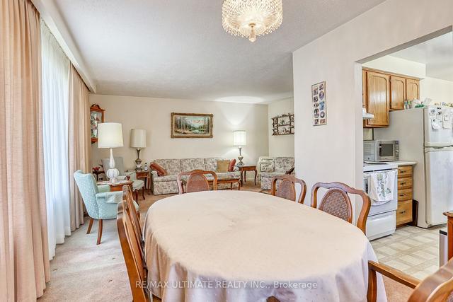 19 Manorglen Cres, House detached with 3 bedrooms, 2 bathrooms and 3 parking in Toronto ON | Image 36