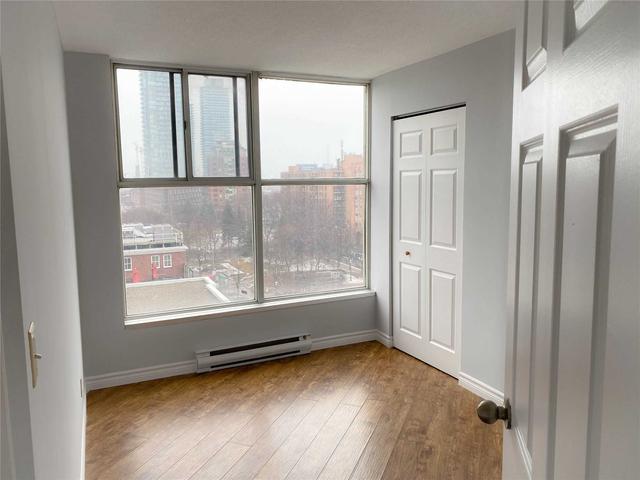 826 - 222 The Esplanade St, Condo with 2 bedrooms, 2 bathrooms and 0 parking in Toronto ON | Image 3