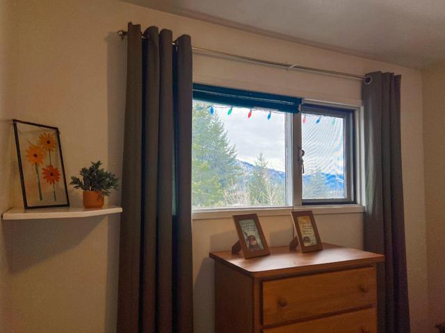 942 12th Avenue, House detached with 4 bedrooms, 3 bathrooms and null parking in Montrose BC | Image 38