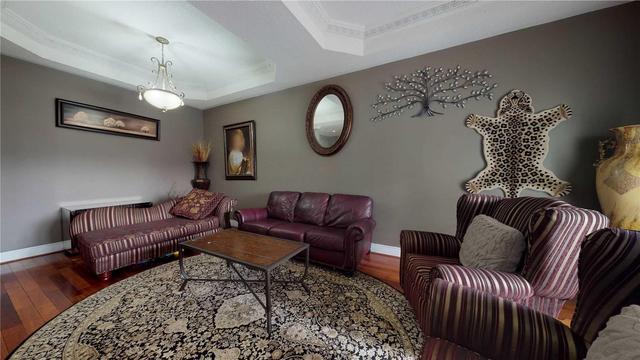 48 Yorkdale Cres, House detached with 4 bedrooms, 5 bathrooms and 3 parking in Toronto ON | Image 3
