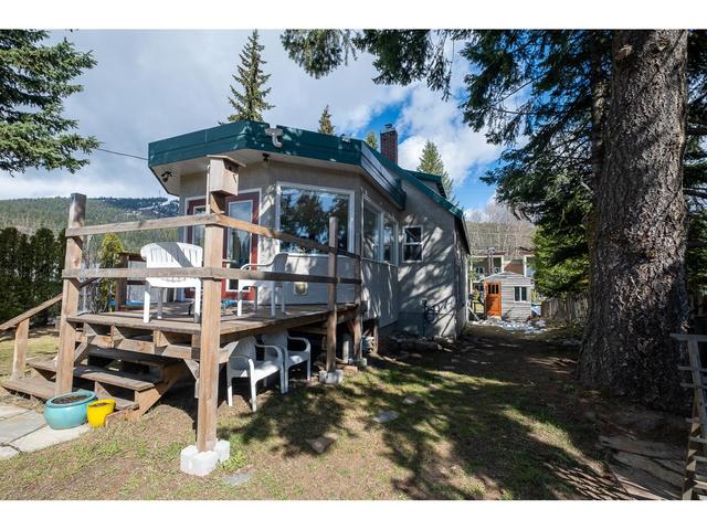 2111 Second Avenue, House detached with 3 bedrooms, 2 bathrooms and null parking in Rossland BC | Image 33