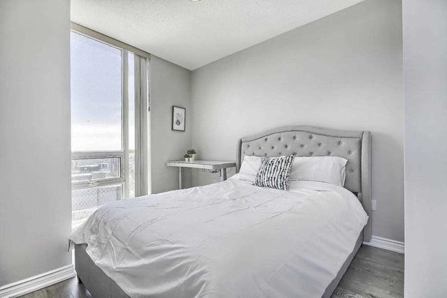3302 - 70 Forest Manor Rd, Condo with 3 bedrooms, 2 bathrooms and 1 parking in Toronto ON | Image 6