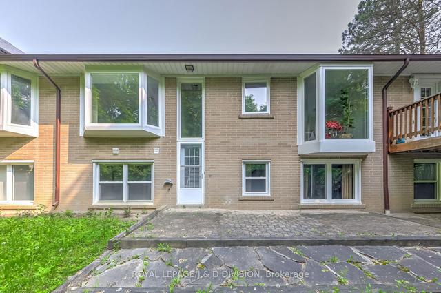 15 Hi Mount Dr, House detached with 3 bedrooms, 4 bathrooms and 6 parking in Toronto ON | Image 30